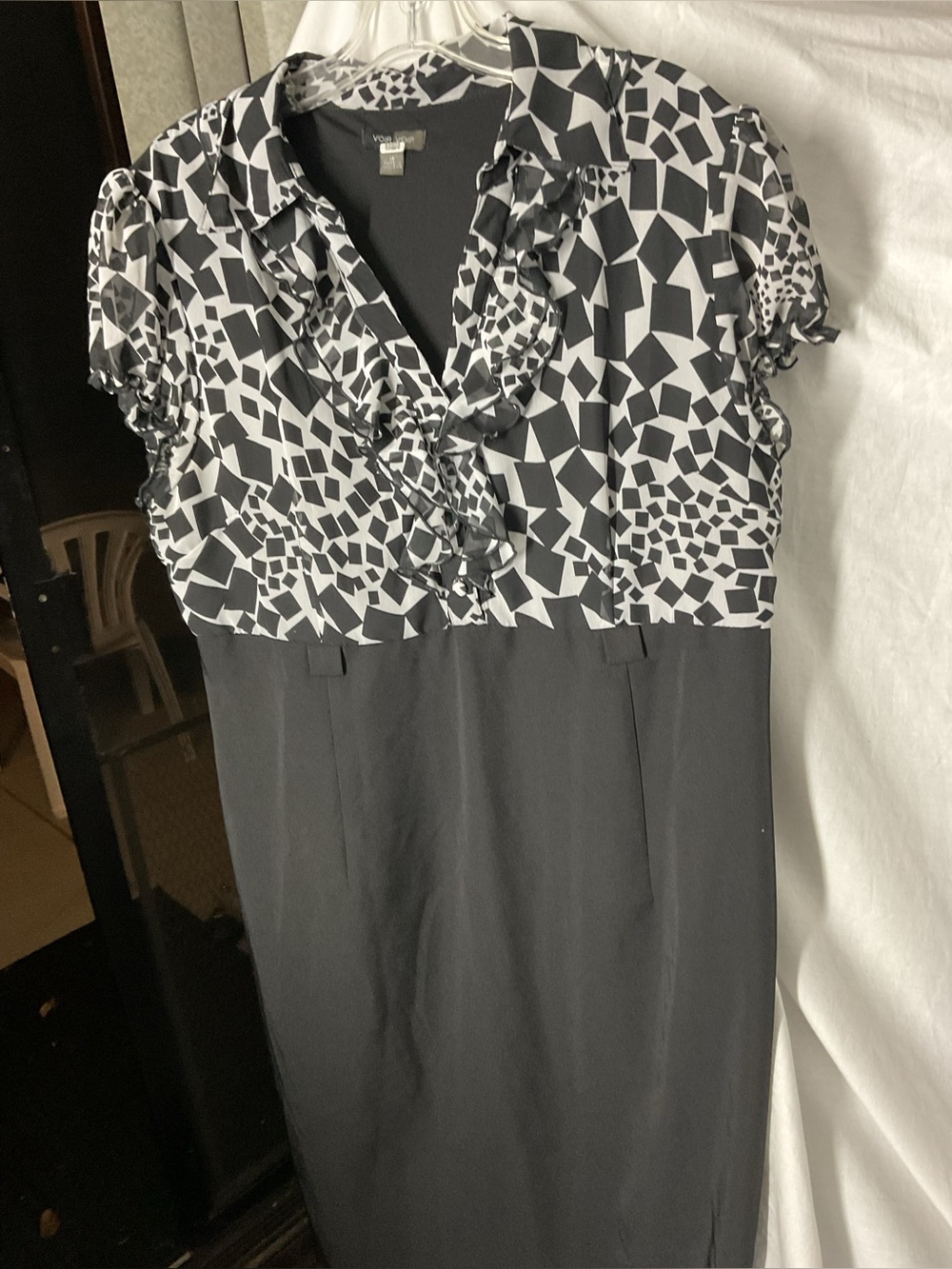 Voir Voir Black and White Geometric Ruffle Sheath Dress
